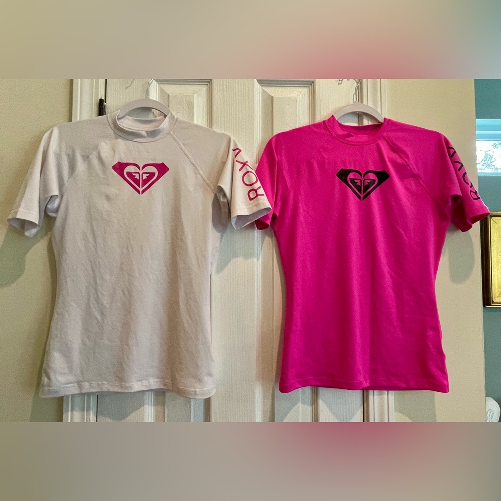 Roxy Whole Hearted Short Sleeve Rashguard bundle x 2.
